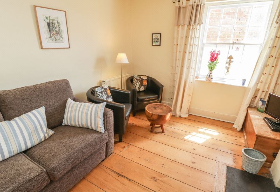 Sailing by Hotel Overview