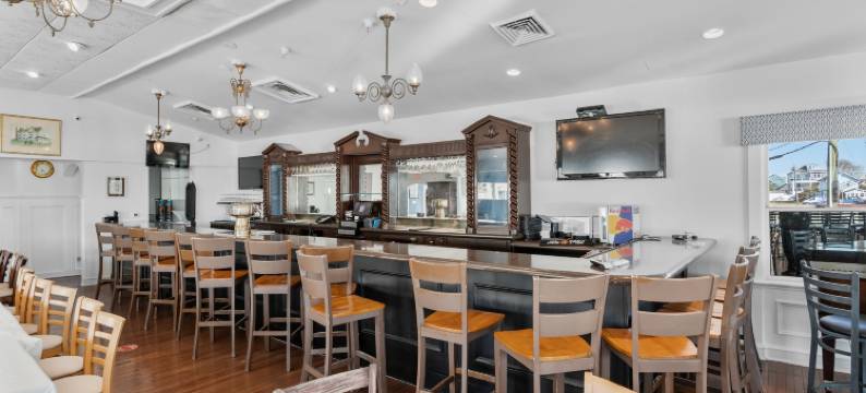 海湾酒馆酒店及码头(Tavern on the Bay Hotel - Frank Sinatra Suite)图片