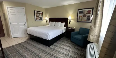 科拉爾維爾-愛荷華市美茵斯坦套房酒店