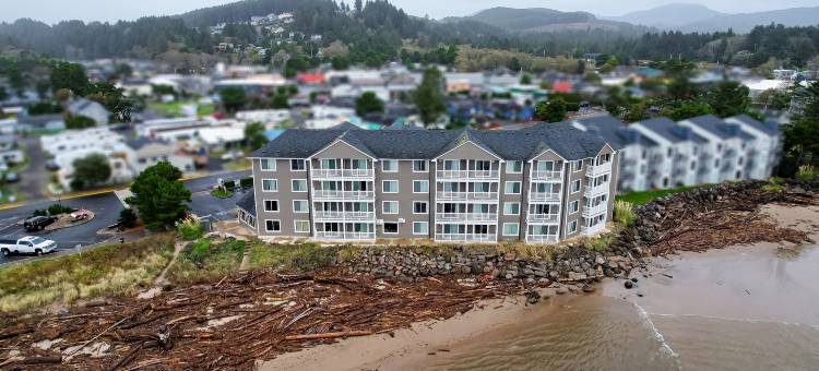 OYO林肯城西莱茨湾海滨酒店(Siletz Bay Beachfront Hotel by OYO Lincoln City)图片