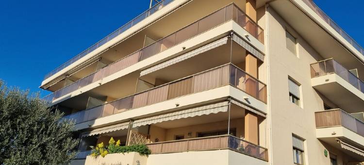 F2 New Bright Beautiful Near Sea Airport and Amenities AC Wifi Terrace Garage图片