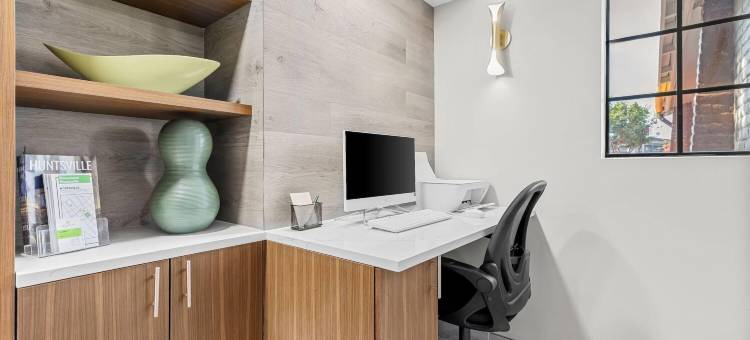 亨茨维尔研究园拉昆塔温德姆酒店(La Quinta Inn by Wyndham Huntsville Research Park)图片