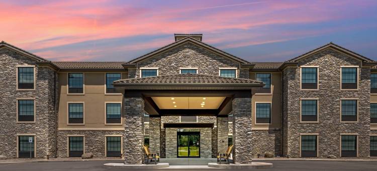 舒适酒店及套房梅迪纳纽约靠近伊利运河(Comfort Inn & Suites Medina NY Near Erie Canal)图片