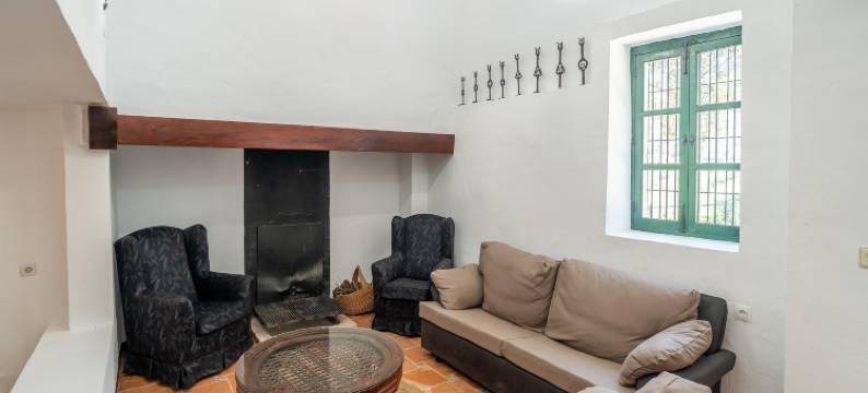 Farmhouse in Andalusia near Tiñosa Peak图片