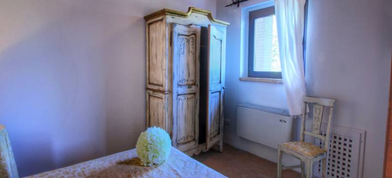 Holiday home with pool near Assisi图片