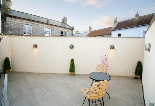 Newly Refurbished Cottage - Sleeps 4 - Central Hotel Overview