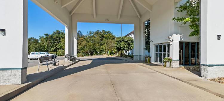 克拉丽奥酒店克兰伯里镇(Clarion Inn Cranberry Township)图片