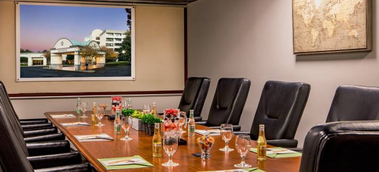 亚特兰大-玛丽埃塔希尔顿逸林酒店(DoubleTree by Hilton Atlanta Windy Hill Ballpark)图片