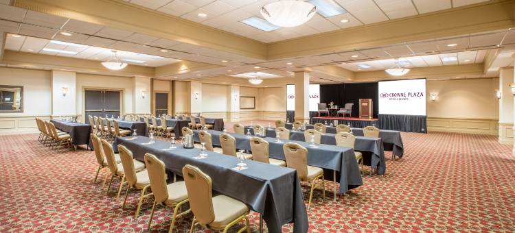 克利夫兰机场皇冠假日(Crowne Plaza Cleveland Airport)图片