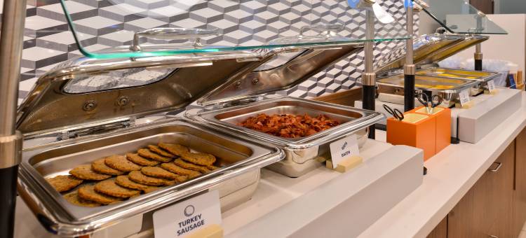 智选假日套房酒店诺克斯维尔(Holiday Inn Express & Suites Knoxville West - Papermill DR)图片