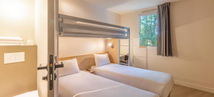 巴黎西部 - 叙雷纳桥至尊酒店(Premiere Classe Paris Ouest - Pont de Suresnes)图片