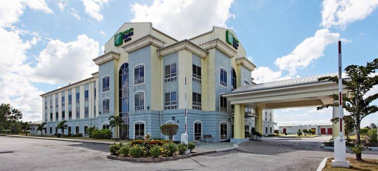 Holiday Inn Express & Suites TRINCITY特立尼达机场(Holiday Inn Express & Suites Trincity Trinidad Airport)图片