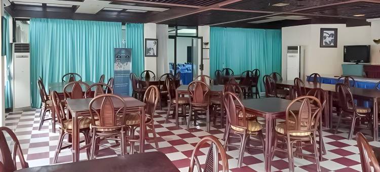 红多兹Plus酒店-近安耶尔图古梅库苏尔(RedDoorz Plus Near Tugu Mercusuar Anyer)图片