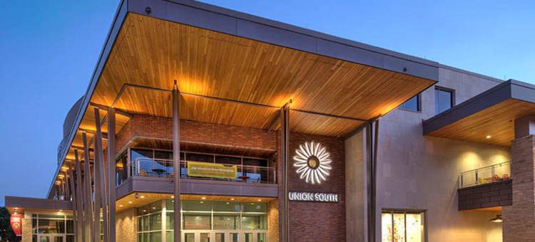 麦迪逊中心智选假日酒店及套房(Holiday Inn Express & Suites MADISON CENTRAL by IHG)图片