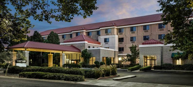 萨克拉门托市中心万怡酒店(Courtyard Sacramento Midtown)图片