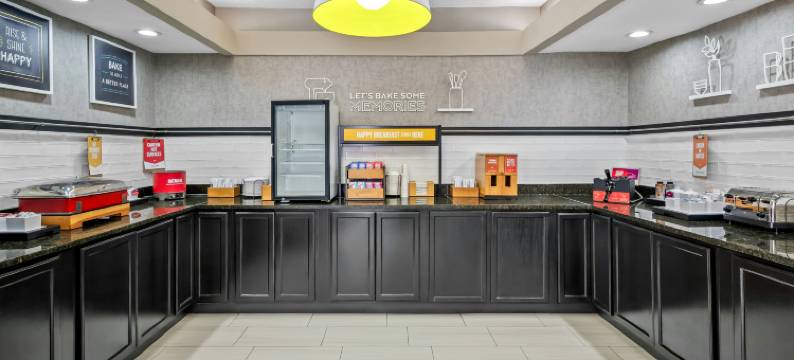 希尔顿欢朋酒店-西布卢明顿(Hampton Inn Bloomington-West)图片