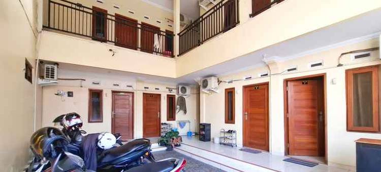 马斯克利米斯宾馆帕库翁商场米特拉红门酒店(Mas Klimis Guesthouse Pakuwon Mall Mitra RedDoorz)图片