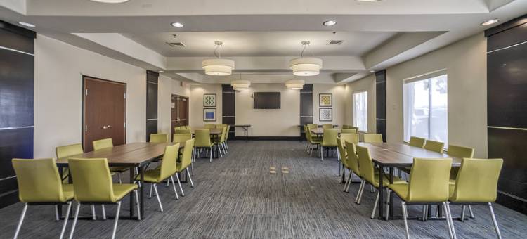 智选假日套房酒店比维尔 by IHG(Holiday Inn Express & Suites Beeville by IHG)图片