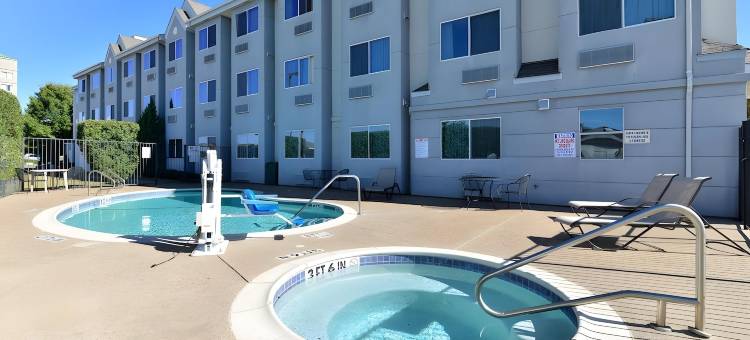 沃思堡北-霍尔特姆城品质酒店及套房(Quality Inn & Suites Fort Worth North - Haltom City)图片