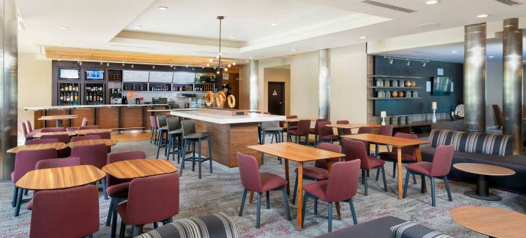 圣塔安那奥兰治万怡酒店(Courtyard Santa Ana Orange County)图片