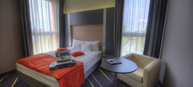 湖边贝斯特韦斯特优质酒店(Best Western Plus Lakeside Hotel)图片