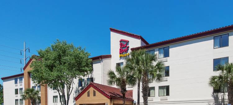 盖恩斯维尔红屋顶Plus+酒店(Red Roof Plus+ Gainesville)图片