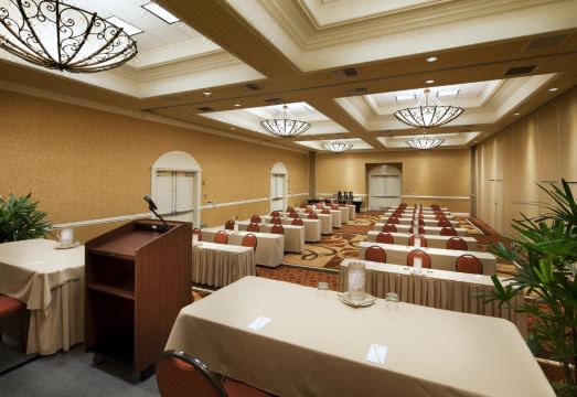 DoubleTree Suites by Hilton Anaheim Resort/Convention Center Hotel Overview