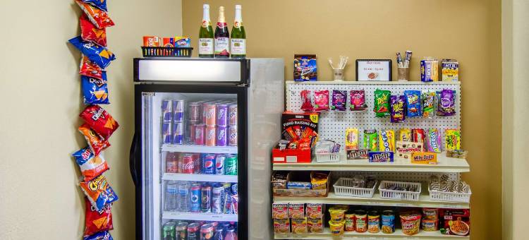 柯林斯堡东I-25美洲最佳价值套房酒店(Americas Best Value Inn and Suites Fort Collins East I-25)图片