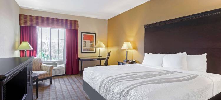 莫比尔萨特苏玛萨拉兰拉昆塔温德姆套房酒店(La Quinta Inn & Suites by Wyndham Mobile Satsuma / Saraland)图片