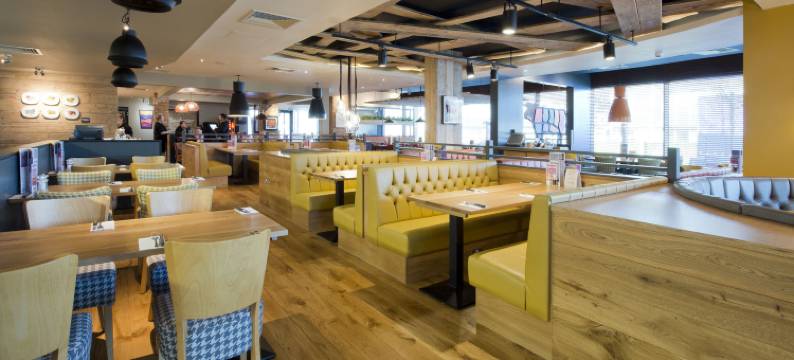 普瑞米尔客栈伦敦阿克斯桥酒店(Premier Inn London Uxbridge)图片