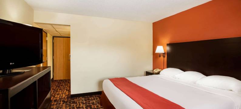 Super 8 by Wyndham Lawrence KU图片