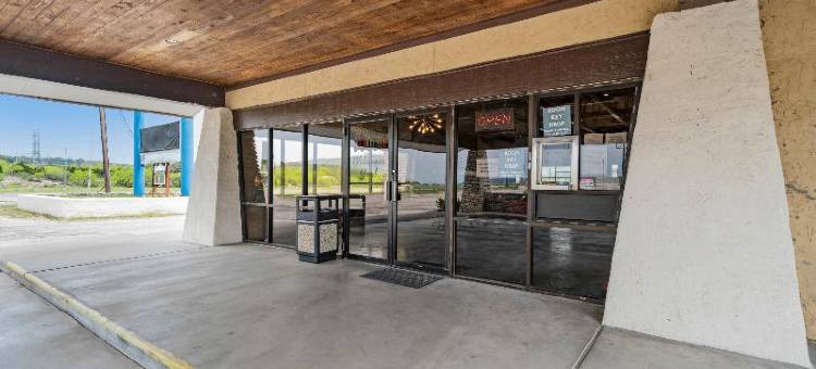塞戈维亚旅馆，位于德克萨斯州交界处I-10(Segovia Lodge Junction TX I -10)图片