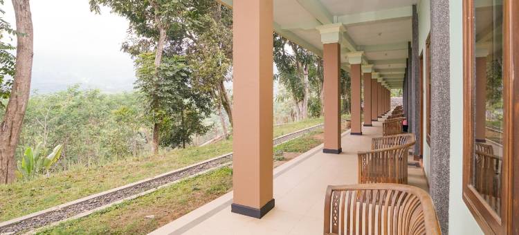 OYO1483布米贝尔米柏迈酒店(OYO 1483 Hotel Bumi Bermi Permai)图片