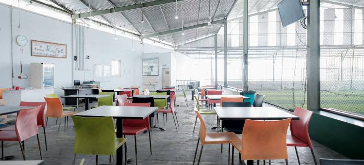 红多兹酒店-近占碑图古佩尔斯(RedDoorz Near Tugu Pers Jambi)图片