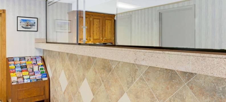 劳雷尔速8酒店(Super 8 by Wyndham Laurel)图片