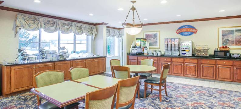 温泉城温德姆呗盟酒店(Baymont by Wyndham Hot Springs on the Lake)图片