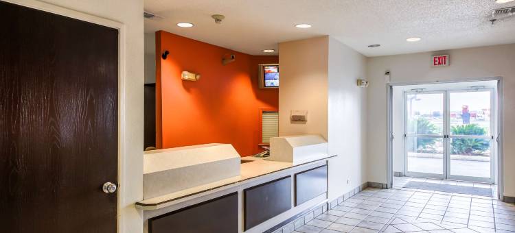 纽布朗费尔斯6号汽车旅馆(Motel 6 New Braunfels, TX)图片