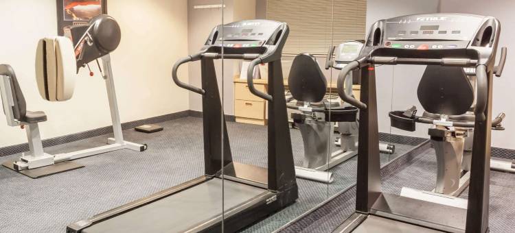 亚特兰大康纳斯麦客达套房酒店(Microtel Inn & Suites by Wyndham Conyers Atlanta Area)图片