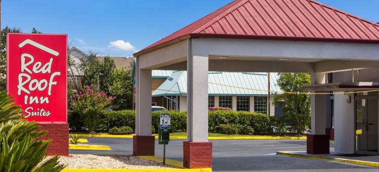 斯泰茨伯勒-大学红顶套房酒店(Red Roof Inn & Suites Statesboro - University)图片