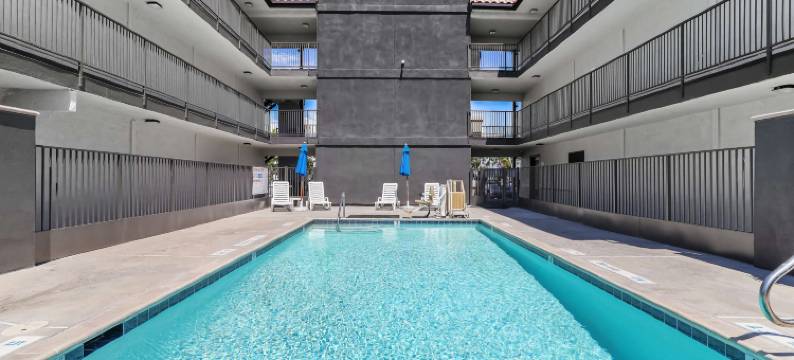 加利福尼亚州埃斯孔迪多的Studio 6套房(Studio 6 Suites Escondido CA)图片