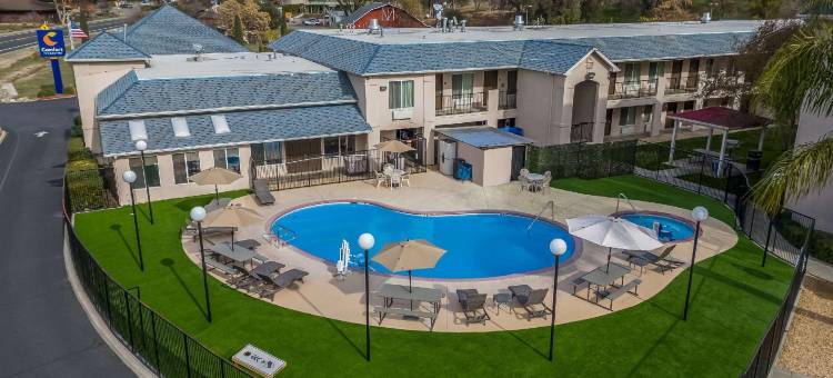 红杉国王峡谷舒适套房酒店(Comfort Inn & Suites Sequoia Kings Canyon)图片