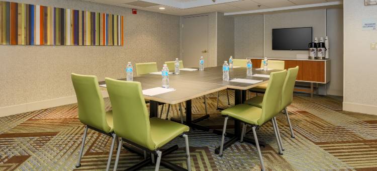 Holiday Inn Express 密尔沃基西医疗中心(Holiday Inn Express Milwaukee-West Medical Center)图片