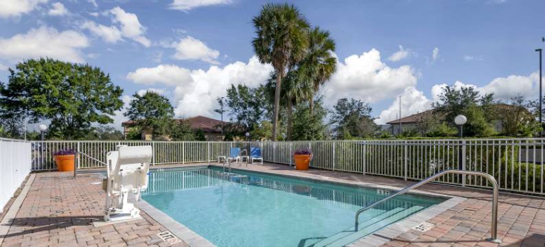 塔瓦雷斯北舒适套房酒店(Comfort Inn & Suites Tavares North)图片