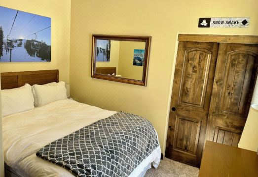 Kirkwood Mountainside Cottage with Deck, Walk to Lifts! Hotel Overview