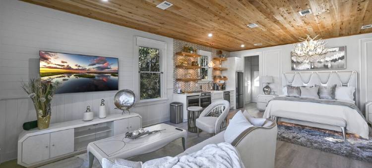 ★Luxuriously Romantic One-Of-A-Kind Treehouse w/Canoe, Fire Pit and More★图片