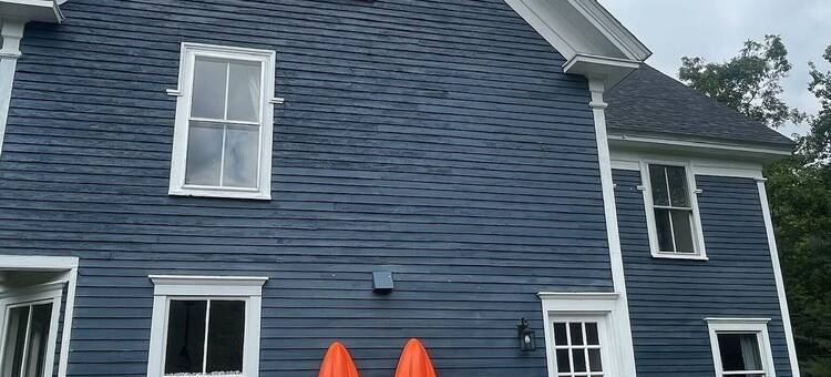 蓝莓之家-Sebago湖宽敞、家庭及宠物友好度假屋(The Blueberry House - Spacious, Family & Pet-Friendly Retreat near Sebago Lake)图片