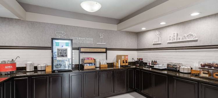 希尔顿欢朋酒店-西布卢明顿(Hampton Inn Bloomington-West)图片