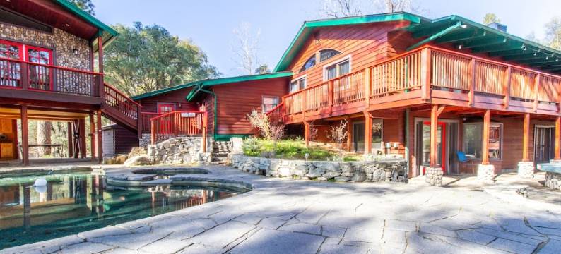 Perfect for Family Gatherings: Lakeside Beauty - 6Bdrm with Pool & Spa图片