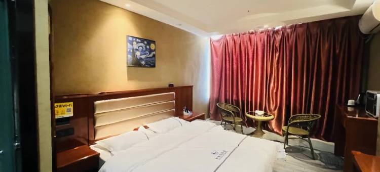 新斑马主题酒店(乌鲁木齐新天润国际社区地窝堡机场店)图片