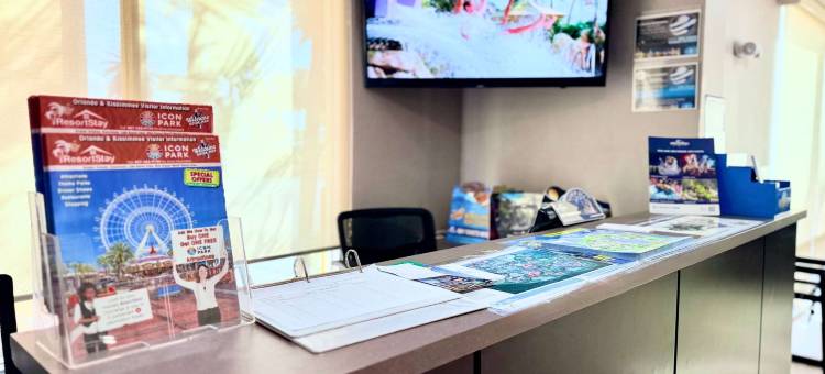 奥兰多环球影城拉昆塔温德姆套房酒店(La Quinta Inn & Suites by Wyndham Orlando Universal Area)图片